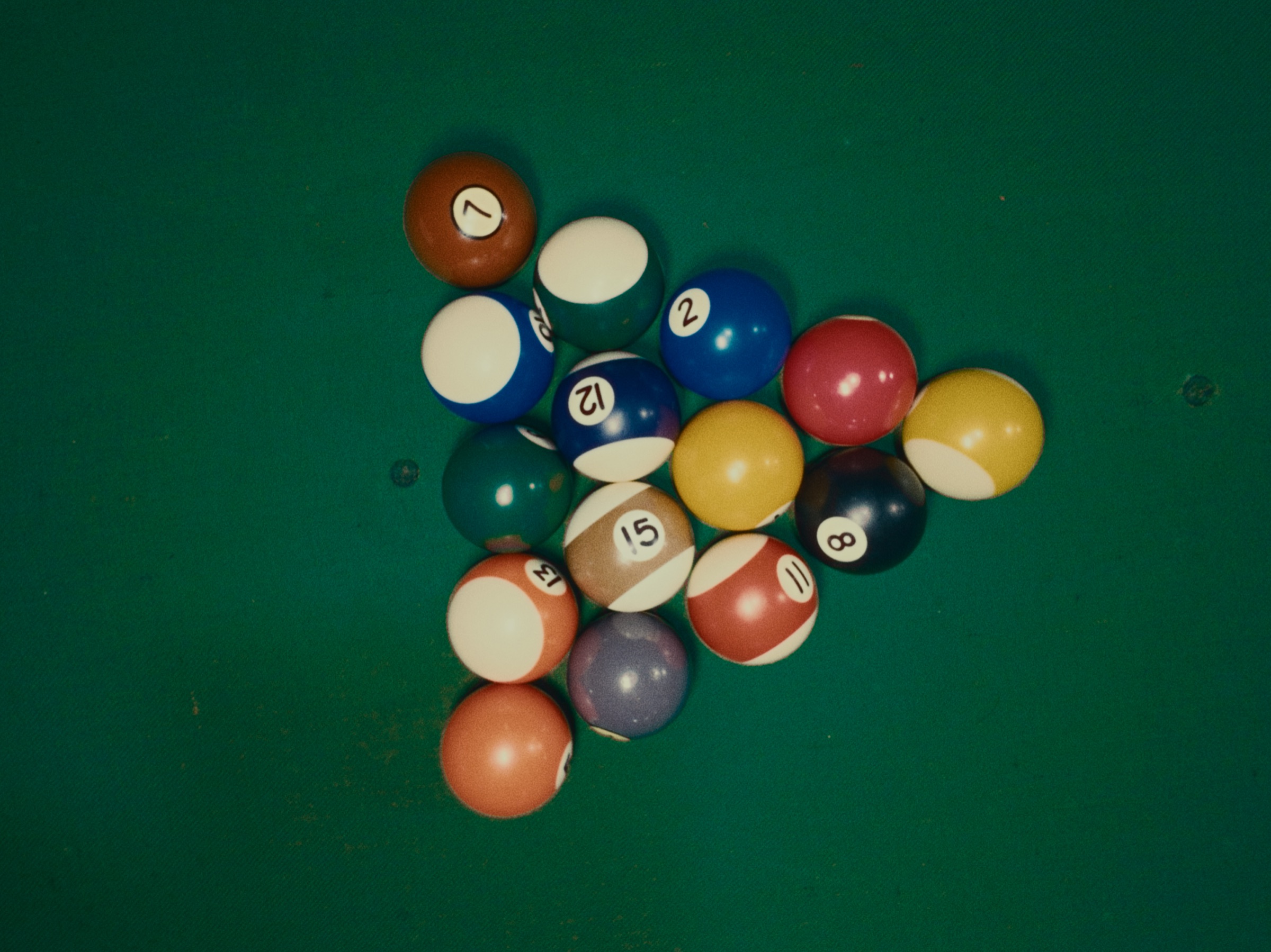 Noite Passada — pool hall